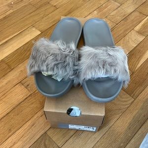 UGG Australia Royale Slide Sandal - Womens. New. Size 7.